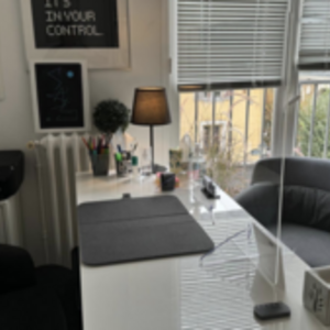 Laurence Vlasman Versailles, Entreprise locale