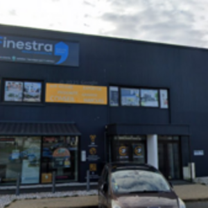 Finestra Lorient, Entreprise locale