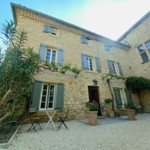Isaure DOLLE Gigondas, Entreprise locale