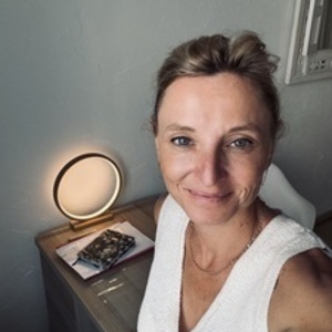 Corinne Lacour Hypnose/ EFT/Lecture Akashique Saint-Cannat, Hypnothérapeute