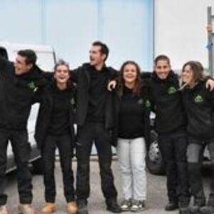 Expérience Toiture Charleval, Entreprise locale