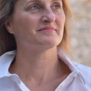 Marion Estanove Paris 10, Entreprise locale