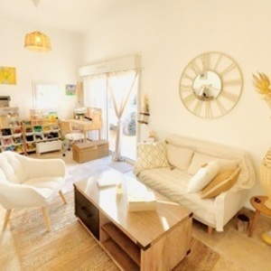 Sandra Kesteman La Roquebrussanne, Entreprise locale