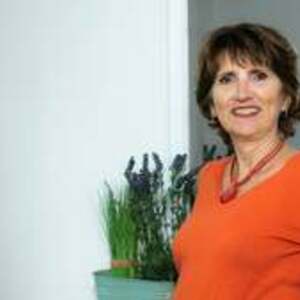 Elisabeth Charzat  La Celle-Saint-Cloud, Entreprise locale