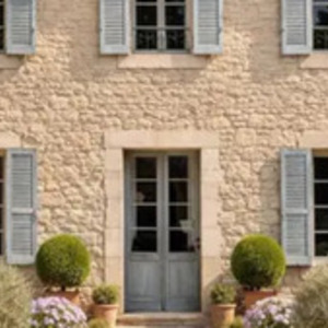 Bicoques et Bastides Bollène, Entreprise locale