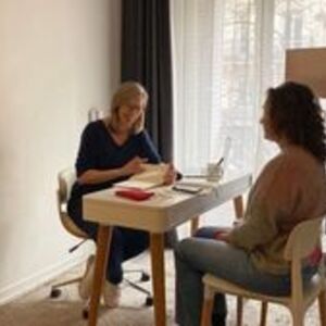 Lovisa Hagdahl Paris 10, Entreprise locale