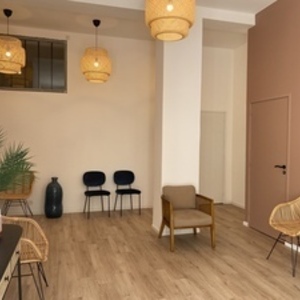 Christine Bressac Paris 11, Entreprise locale