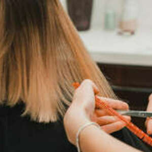 LM Lise Milann Chatou, Entreprise locale