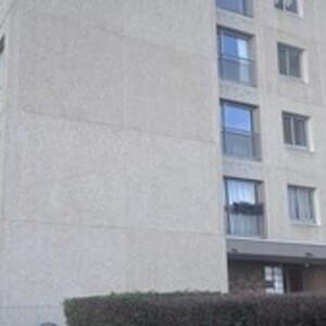 Déborah Mauger Caen, Entreprise locale