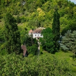 Les domaines de Gaston Andelys, Entreprise locale
