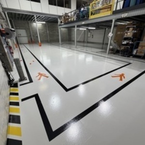 JRL RESINE Paris 8, Entreprise locale